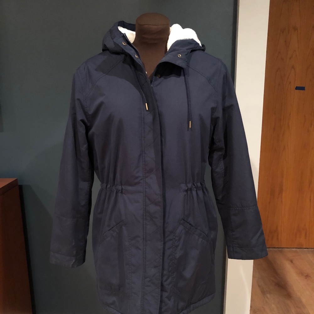 Navy Old Navy Sherpa lined coat.